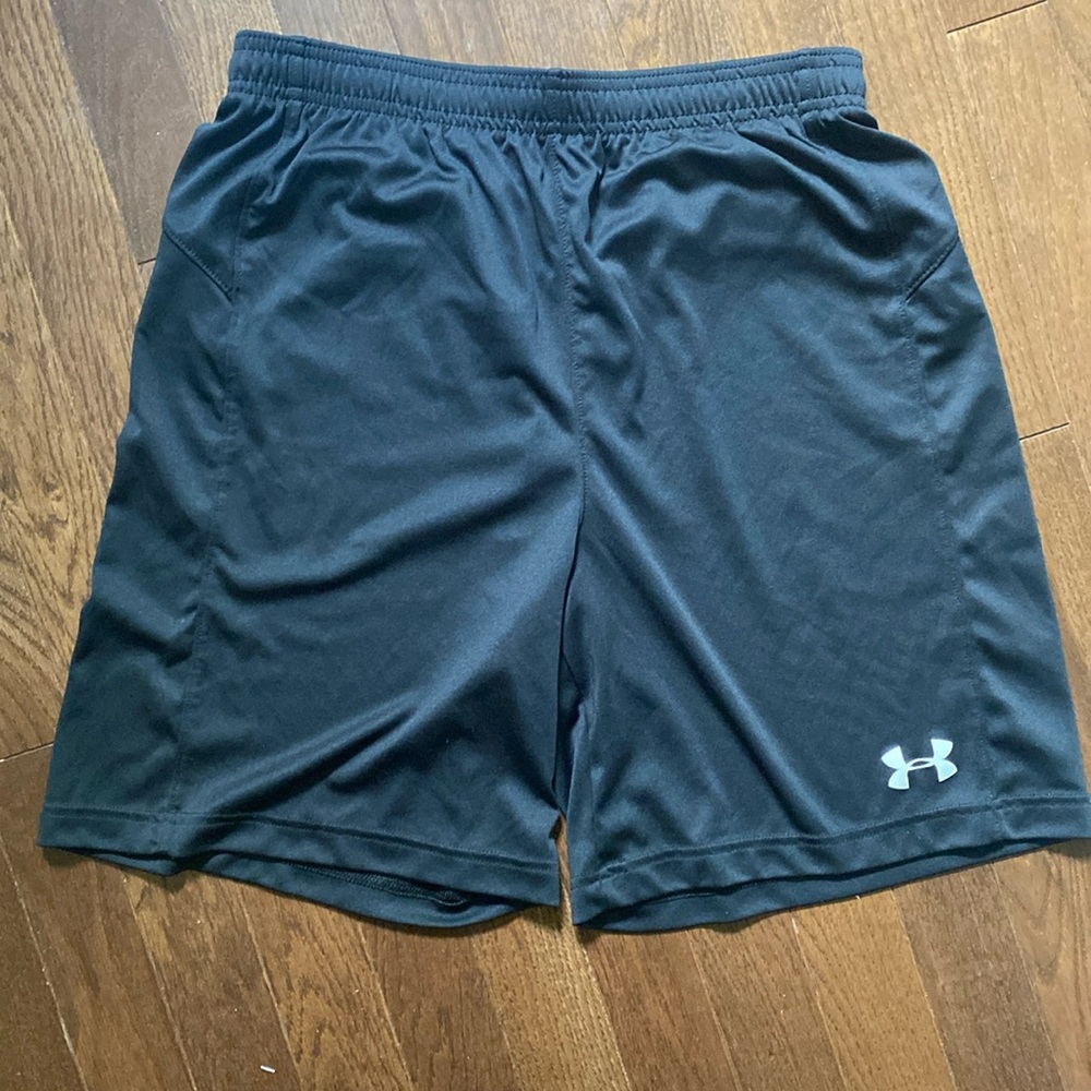 Men’s under armour black athletic shorts